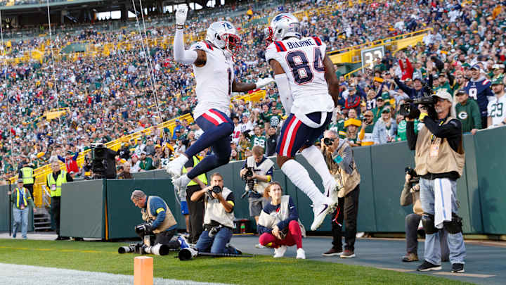 Patriots Depth Chart: DeVante Parker vs. Kendrick Bourne? Patriots Depth Chart: DeVante Parker vs. Kendrick Bourne?