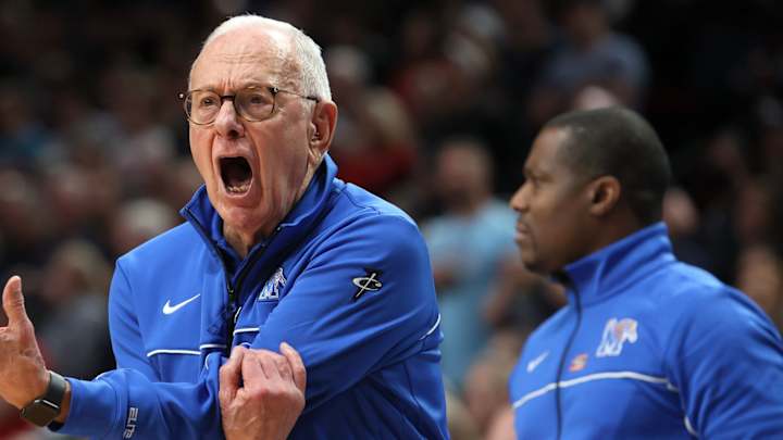 Well-Traveled Brown Rumored to be Joining UW as Coaching Analyst Well-Traveled Brown Rumored to be Joining UW as Coaching Analyst