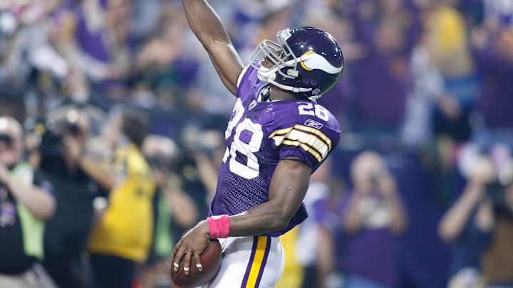 Dolphins Star Says Former Viking Adrian Peterson is Greatest RB Ever