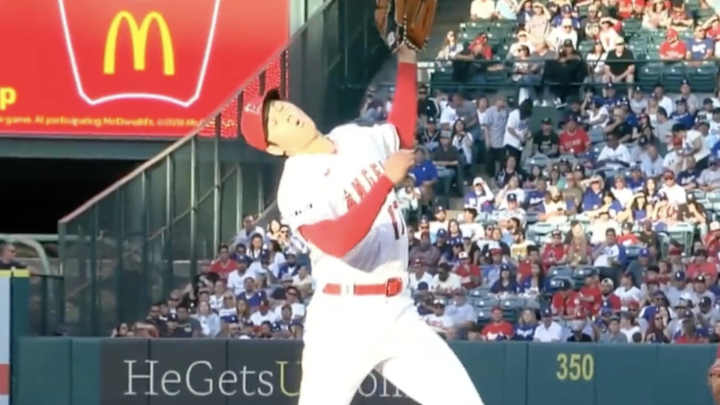 Shohei Ohtani Made Such a Dramatic Catch on a Routine Play and MLB Fans Loved It Shohei Ohtani Made Such a Dramatic Catch on a Routine Play and MLB Fans Loved It