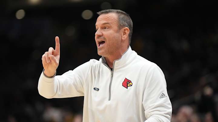 Jeff Walz 'Impressed' With Early Budding Chemistry for Newcomer-Laden Team
