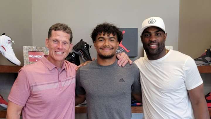 Oklahoma Sooners likely to win running back recruiting battle over USC