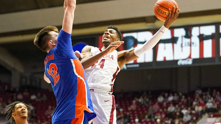 Lakers News: Los Angeles Signs Three-Time All-SEC Center To Two-Way Deal