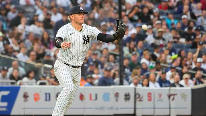 Yankees’ Josh Donaldson Downplays Pregame Meeting With Aaron Boone Yankees’ Josh Donaldson Downplays Pregame Meeting With Aaron Boone