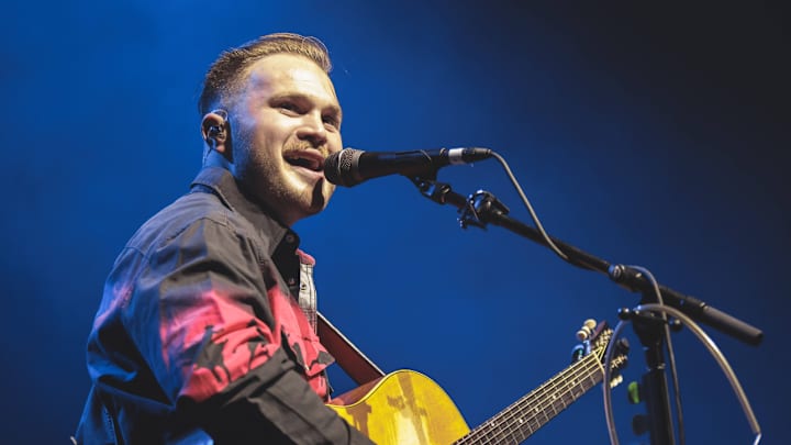 Zach Bryan Trolls Giants, Daniel Jones at New York Concert