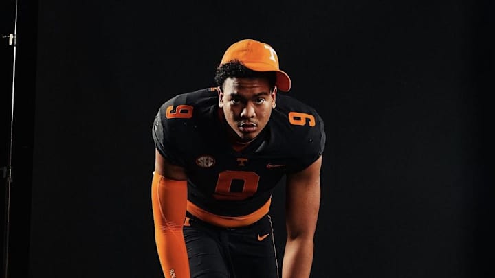 Five-Star EDGE Elijah Rushing Schedules Commitment Date