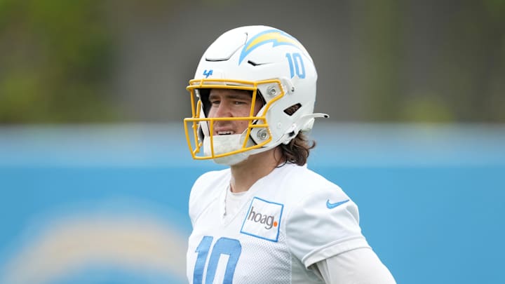 Chargers News: Bolts' Passing Specialist Loves Seeing Justin Herbert's Elite Growth
