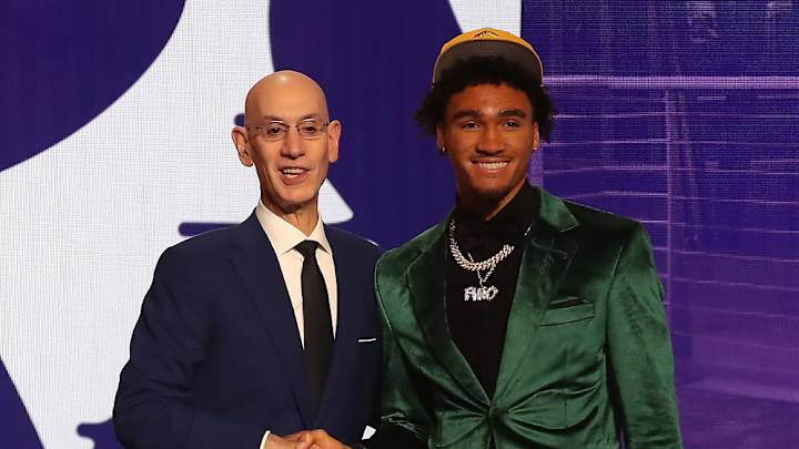 Lakers Rookie Apologizes for Comments About LeBron James