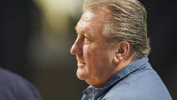 Huggins Offered Some Suggestions During Coaching Search Huggins Offered Some Suggestions During Coaching Search