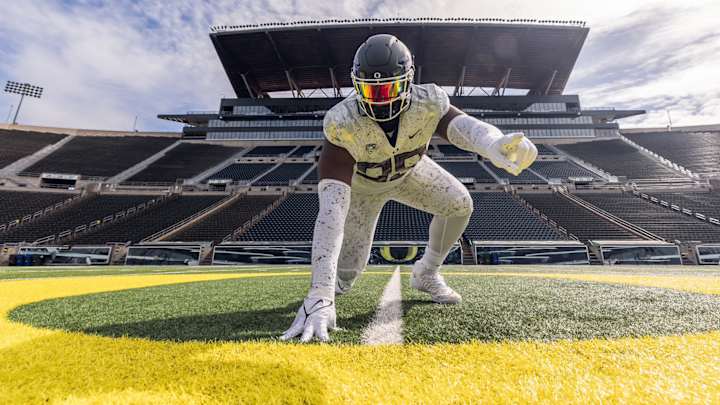 Oregon OL Commit JacQawn McRoy Tosses Colorado Hat Before Signing With Ducks