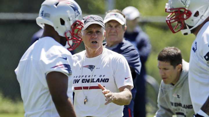 Legendary Patriots Coach Receives Pro Football Hall of Fame Award Legendary Patriots Coach Receives Pro Football Hall of Fame Award
