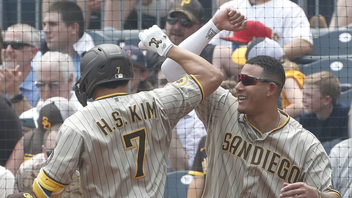 Padres Fans Seem to be Waving the White Flag Just 3 Months into 2023 Season Padres Fans Seem to be Waving the White Flag Just 3 Months into 2023 Season