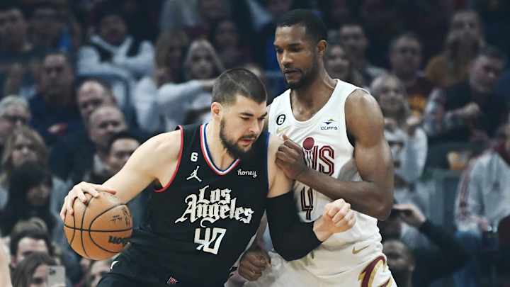 The Cavs Should Trade For This Clippers Center The Cavs Should Trade For This Clippers Center