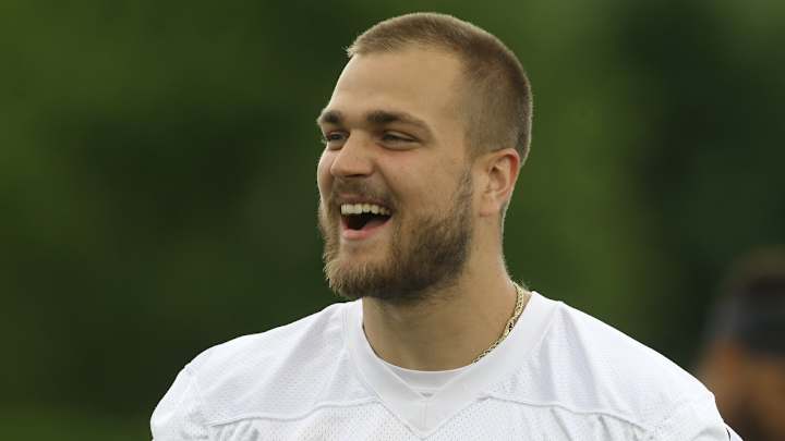 Steelers TE Pat Freiermuth Jokes He Doesn't Know What 'The Standard' Is Steelers TE Pat Freiermuth Jokes He Doesn't Know What 'The Standard' Is