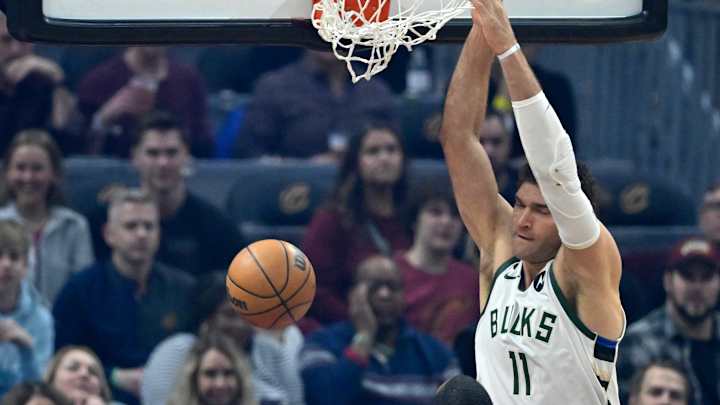BREAKING: Rockets Free Agent Target Brook Lopez Re-Signs With Bucks