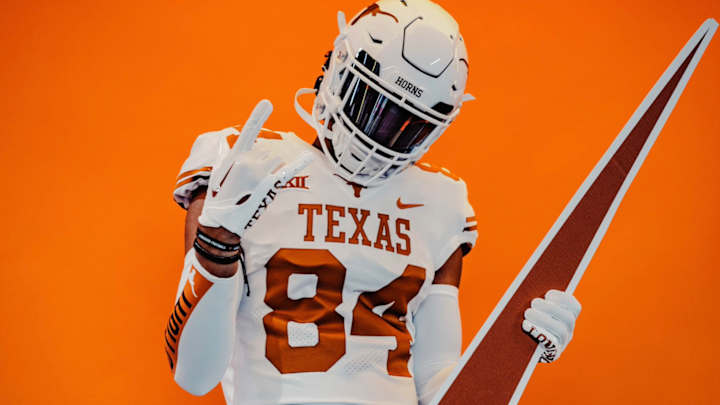 2024 3-Star TE Jordan Washington Commits To Texas