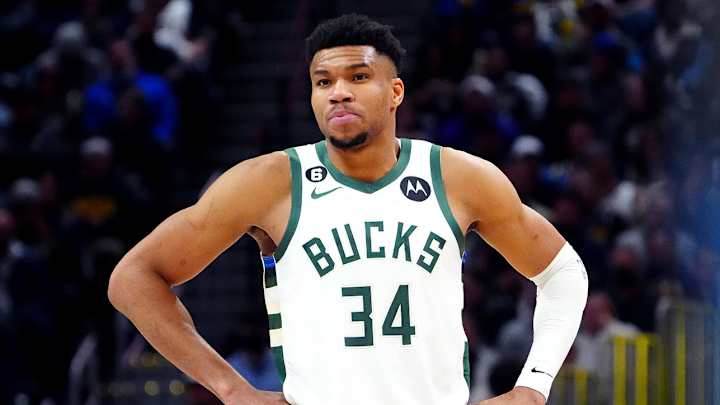 Bucks’ Giannis Antetokounmpo Undergoes Knee Surgery, per Report Bucks’ Giannis Antetokounmpo Undergoes Knee Surgery, per Report