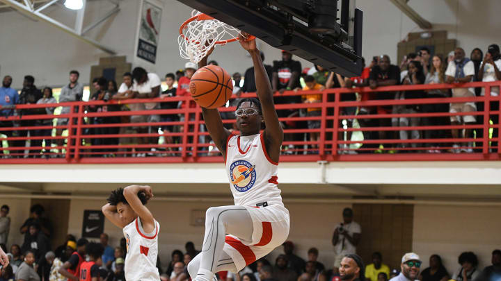 LeBron James Draws Up Plays for Son’s Team at Nike EYBL Peach Jam