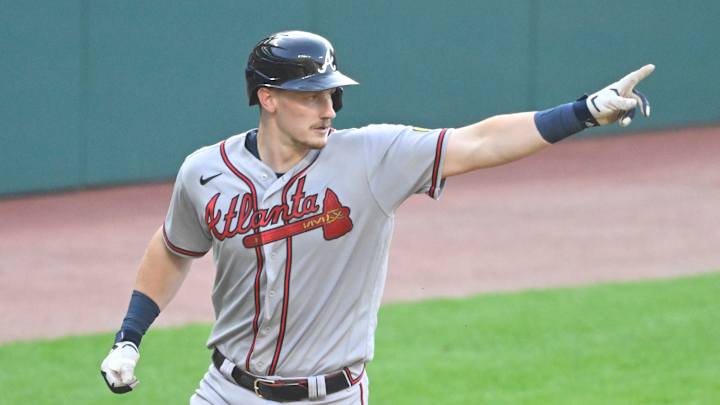 WATCH: Atlanta scores SEVEN in the 4th inning, batting around against the Cubs WATCH: Atlanta scores SEVEN in the 4th inning, batting around against the Cubs