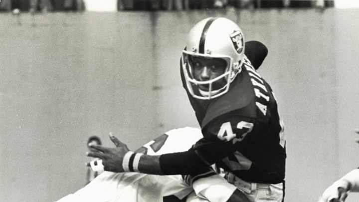 Raiders' George Atkinson Undersized, but Not Underrated Raiders' George Atkinson Undersized, but Not Underrated