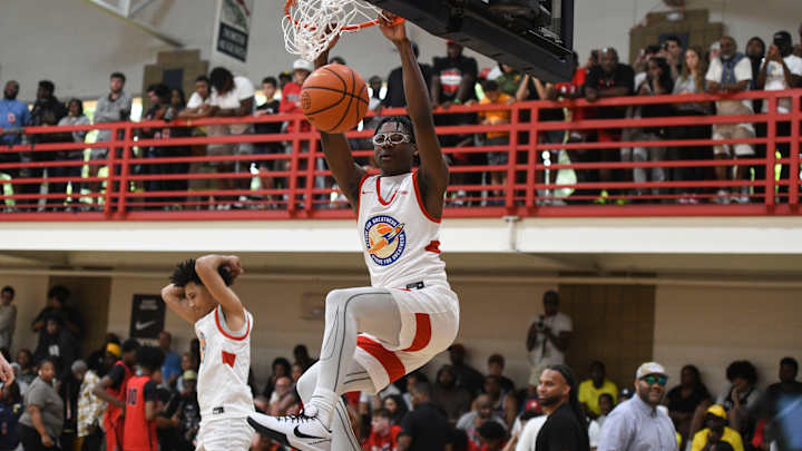 Lakers Reportedly Already Scouting LeBron James' Younger Son Bryce During AAU Season Lakers Reportedly Already Scouting LeBron James' Younger Son Bryce During AAU Season