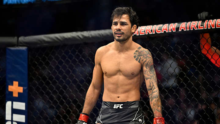 Alexandre Pantoja Standing in Brandon Moreno’s Way at UFC 290