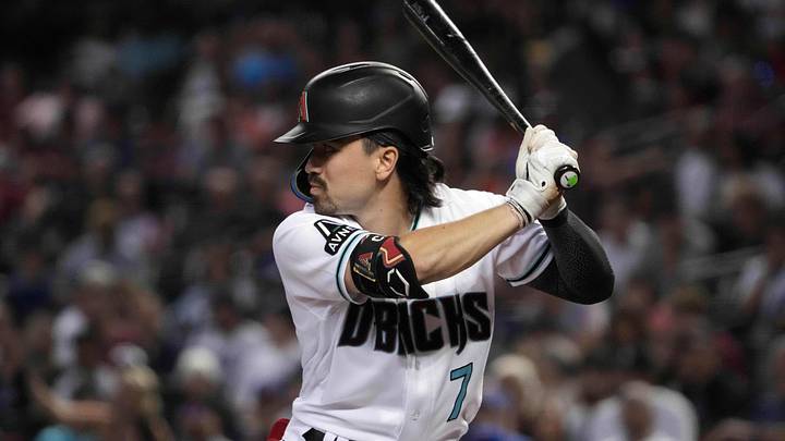 Diamondbacks All-Star Corbin Carroll Exits Against Mets With Apparent Shoulder Injury