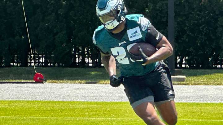Eagles RB Rashaad Penny: Starter or Cut? No 'In-Between' Scenario Eagles RB Rashaad Penny: Starter or Cut? No 'In-Between' Scenario