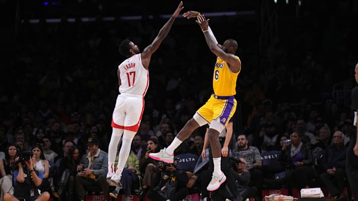 LOOK: LeBron Praises Rockets' Tari Eason Summer League Dunk