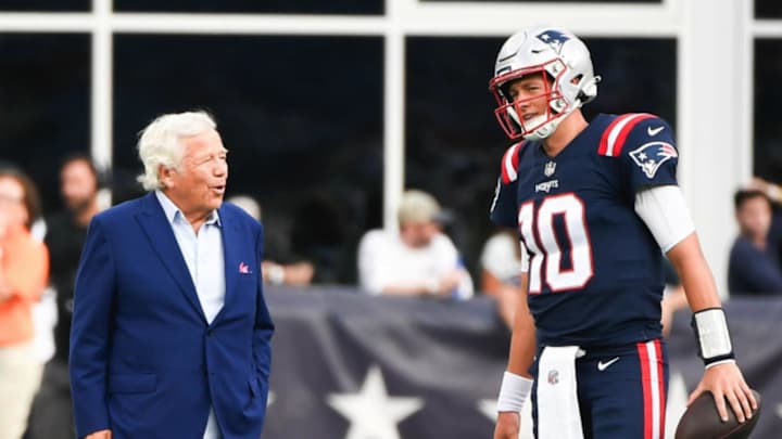 QB Sneak: Kraft, Belichick Fighting Over Patriots’ Mac Jones? QB Sneak: Kraft, Belichick Fighting Over Patriots’ Mac Jones?