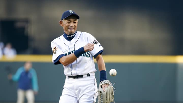 Seattle Mariners Tweet Awesome Photographs of Ichiro and Shohei Ohtani