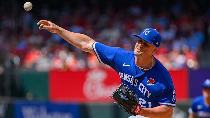 Chicago White Sox Acquire Pitcher Mike Mayers in Trade With Kansas City Royals
