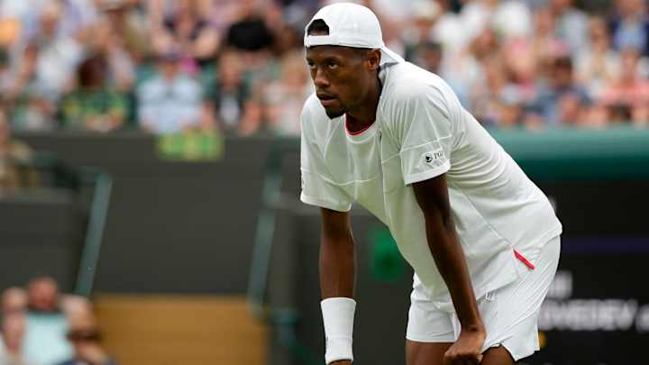 Chris Eubanks Sees Wimbledon Run End With Five-Set Loss to Daniil Medvedev