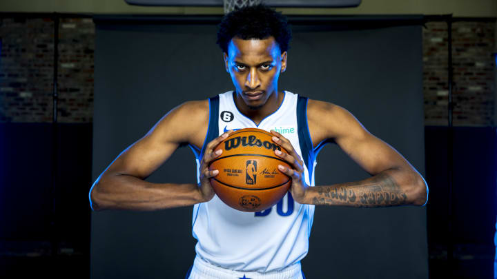 Mavericks’ Bingham Jr. Appeared to Dunk on Wrong Basket Due to Officials’ Mistake