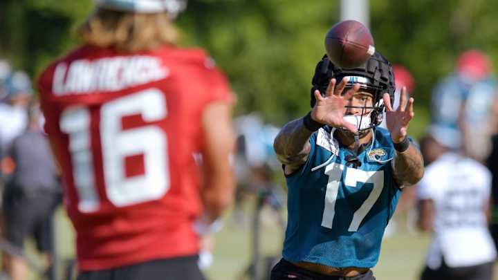 Report: Franchise Tag Decision For Jaguars' Evan Engram 'Seems Up in the Air'