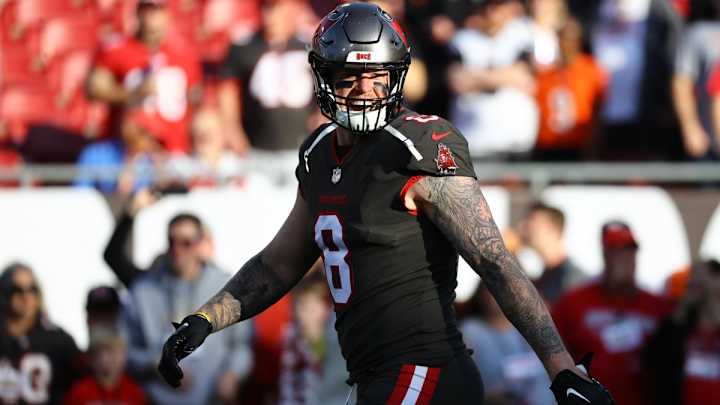 Former Buccaneers Tight End's Transition Into Broadcasting Signals Conclusion Of NFL Career Former Buccaneers Tight End's Transition Into Broadcasting Signals Conclusion Of NFL Career
