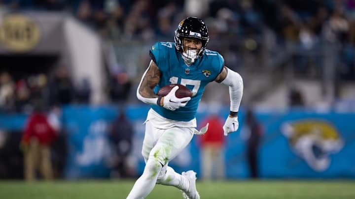 Jaguars TE Evan Engram Gets 3-Year Extension Ahead Of Franchise Tag Deadline Jaguars TE Evan Engram Gets 3-Year Extension Ahead Of Franchise Tag Deadline