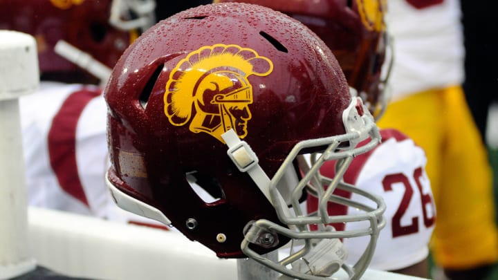 C.R. Roberts, Who Made Memorable Stand Against Segregation, Dies at 87