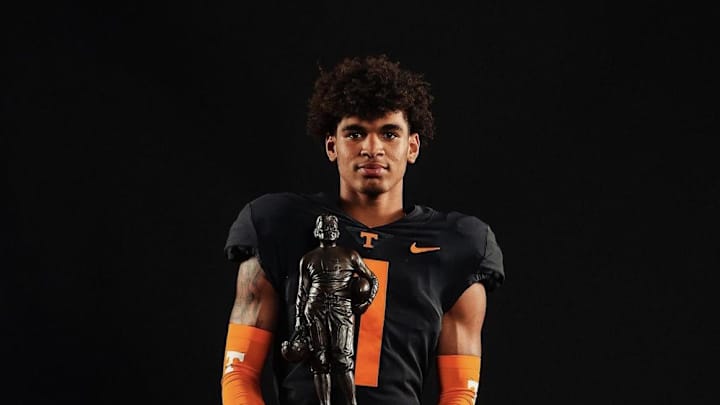 Kaleb Beasley Signs With Tennessee