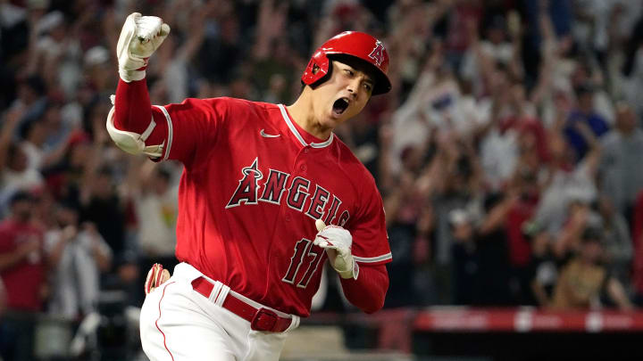 Shohei Ohtani Lobs Cloud-Scraping Bat Flip After Game-Tying Homer vs. Yankees Shohei Ohtani Lobs Cloud-Scraping Bat Flip After Game-Tying Homer vs. Yankees