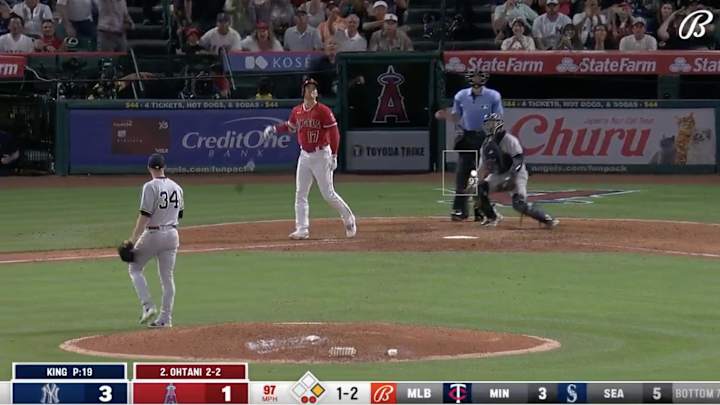 MLB Fans Loved Shohei Ohtani’s Fired Up Bat Flip After Clutch Home Run Against Yankees