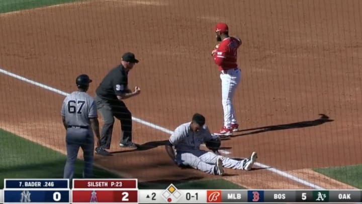 MLB Fans Roasted the Yankees After Embarrassing Base-Running Blunder In Ugly Loss MLB Fans Roasted the Yankees After Embarrassing Base-Running Blunder In Ugly Loss