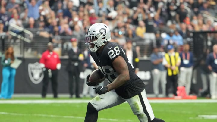 Raiders' Davante Adams on Josh Jacobs' Situation Raiders' Davante Adams on Josh Jacobs' Situation