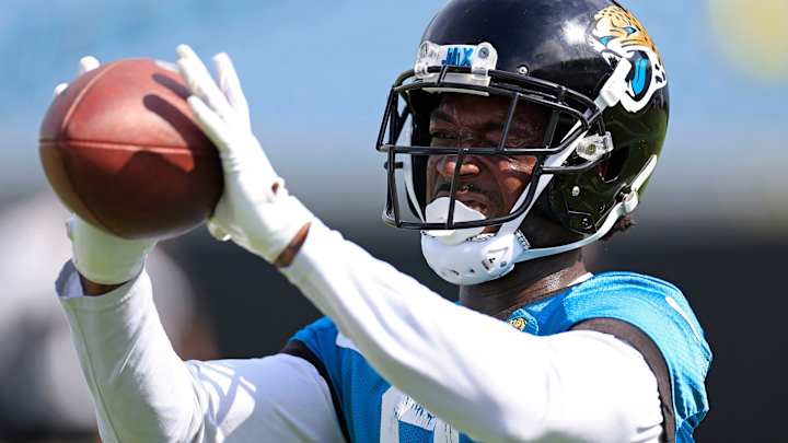 SI Debates: 2023 Dark-Horse Picks for NFL Comeback Player of the Year