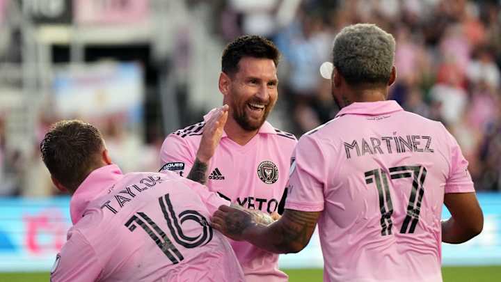 Lionel Messi Scores Two Goals in First 20 Minutes of First Inter Miami Start Lionel Messi Scores Two Goals in First 20 Minutes of First Inter Miami Start