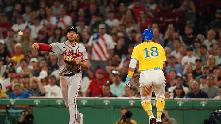 Braves Briefing: Atlanta has historic moment in a brutal loss