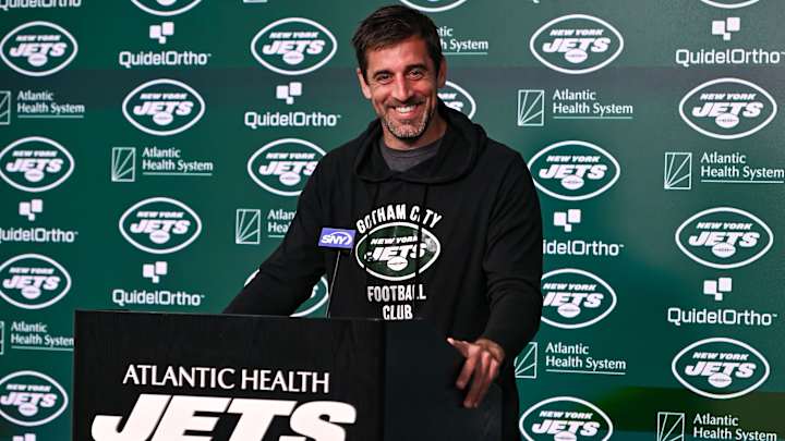 NFL World Reacts to Aaron Rodgers Taking Pay Cut With Jets