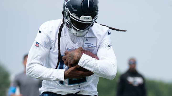Details of Tennessee Titans Contract with DeAndre Hopkins Revealed: Guarantees, Void Years & Cap Hit