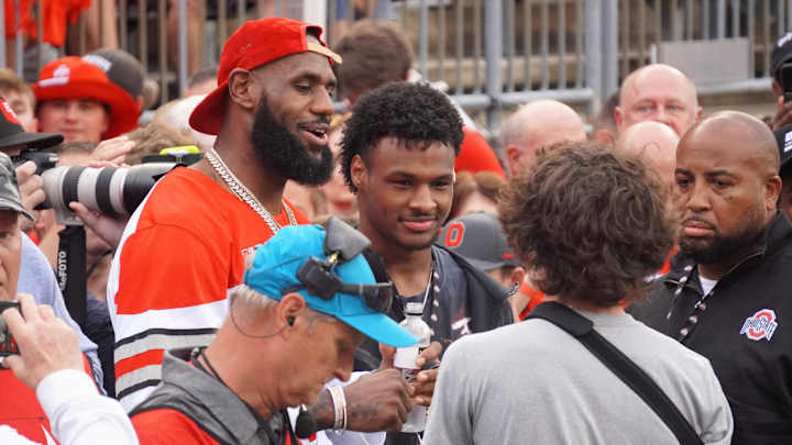 Lakers News: LeBron James Thanks Community for Support Amidst Bronny’s Recovery Lakers News: LeBron James Thanks Community for Support Amidst Bronny’s Recovery