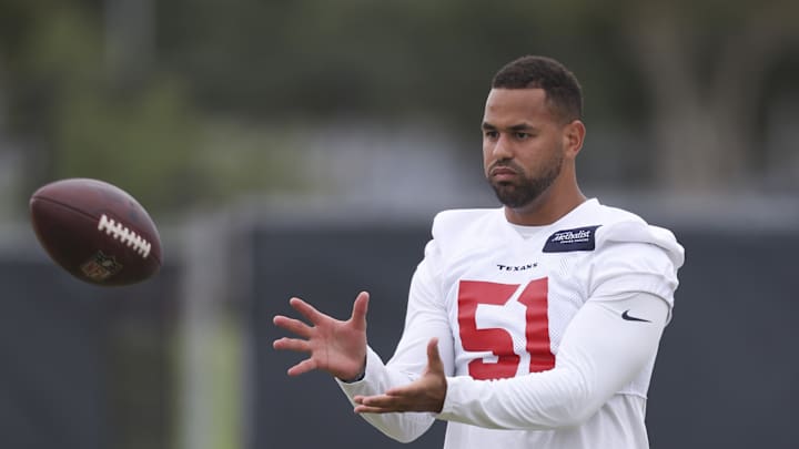 New Panthers' Linebacker Turning Heads in Early Stages of Training Camp New Panthers' Linebacker Turning Heads in Early Stages of Training Camp